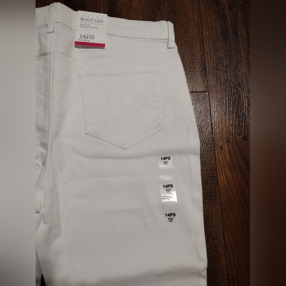 Jeans - Picture 2 of 4